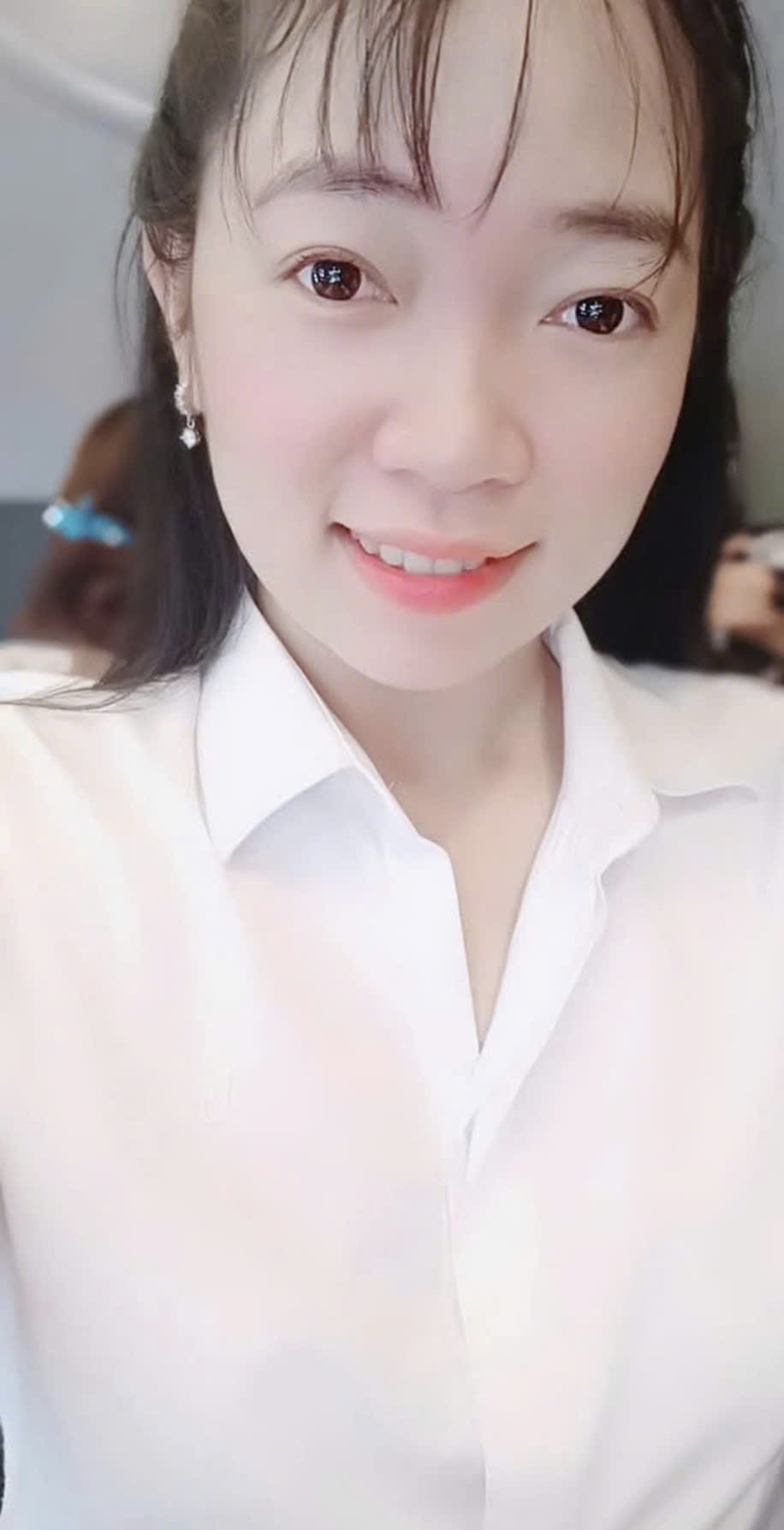 BÀ: NGUYỄN THỊ THU NGÂN (Tổ viên khối lá)